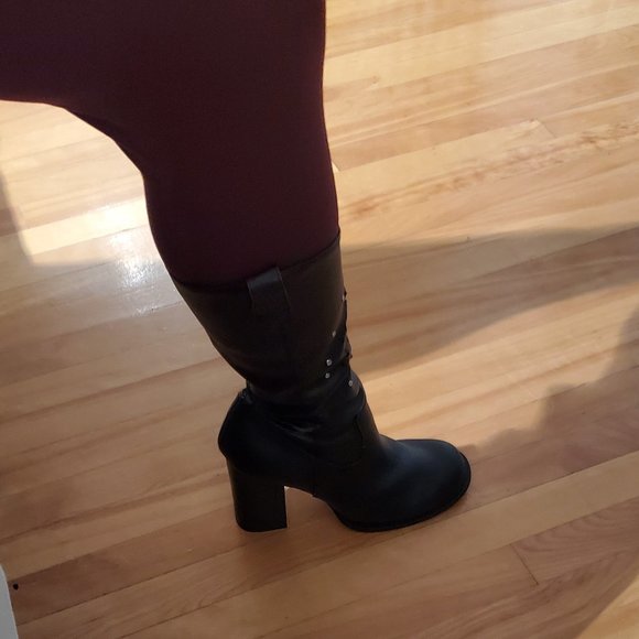 Black heeled cowboy boots - Picture 4 of 5
